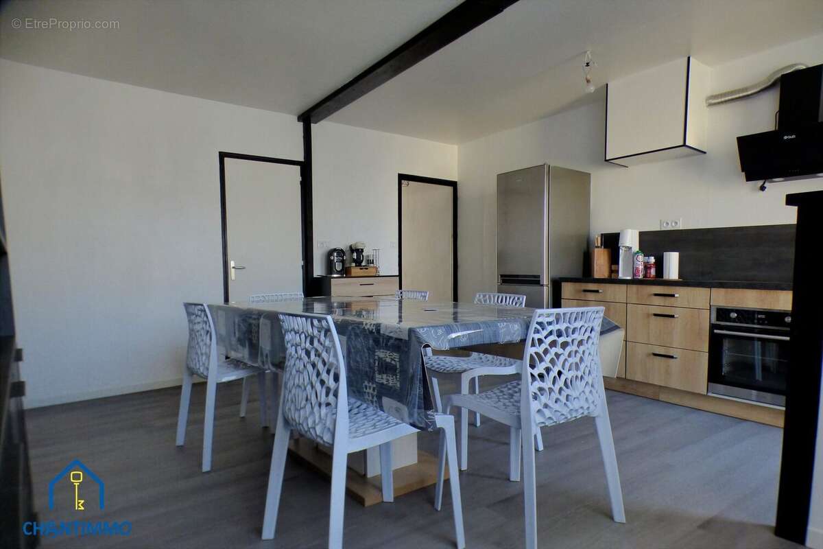 Maison à BOURNEZEAU