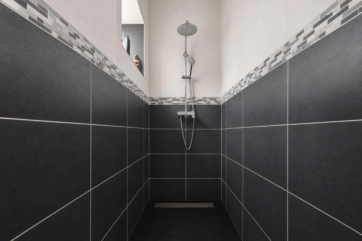 Maison de 5 pièces de 143 m² à Linas - photo 8