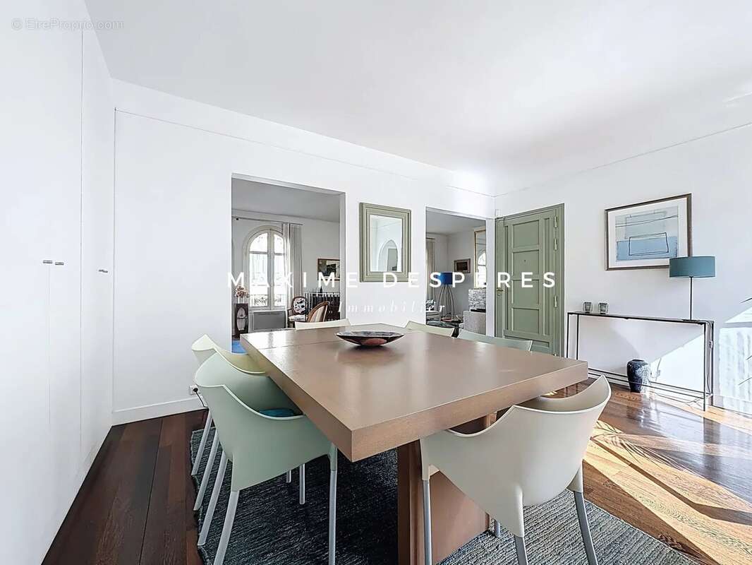 Appartement à NEUILLY-SUR-SEINE