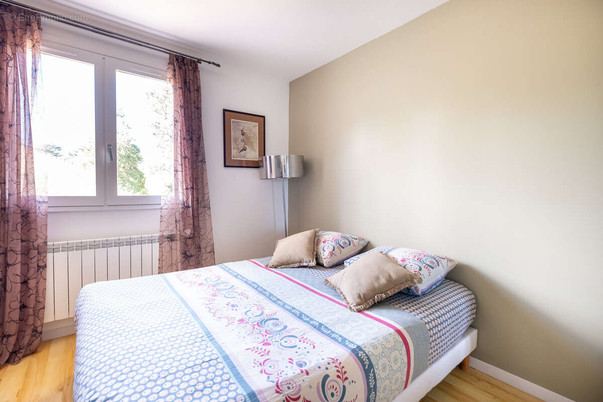 Maison à LA TOUR-DE-SALVAGNY