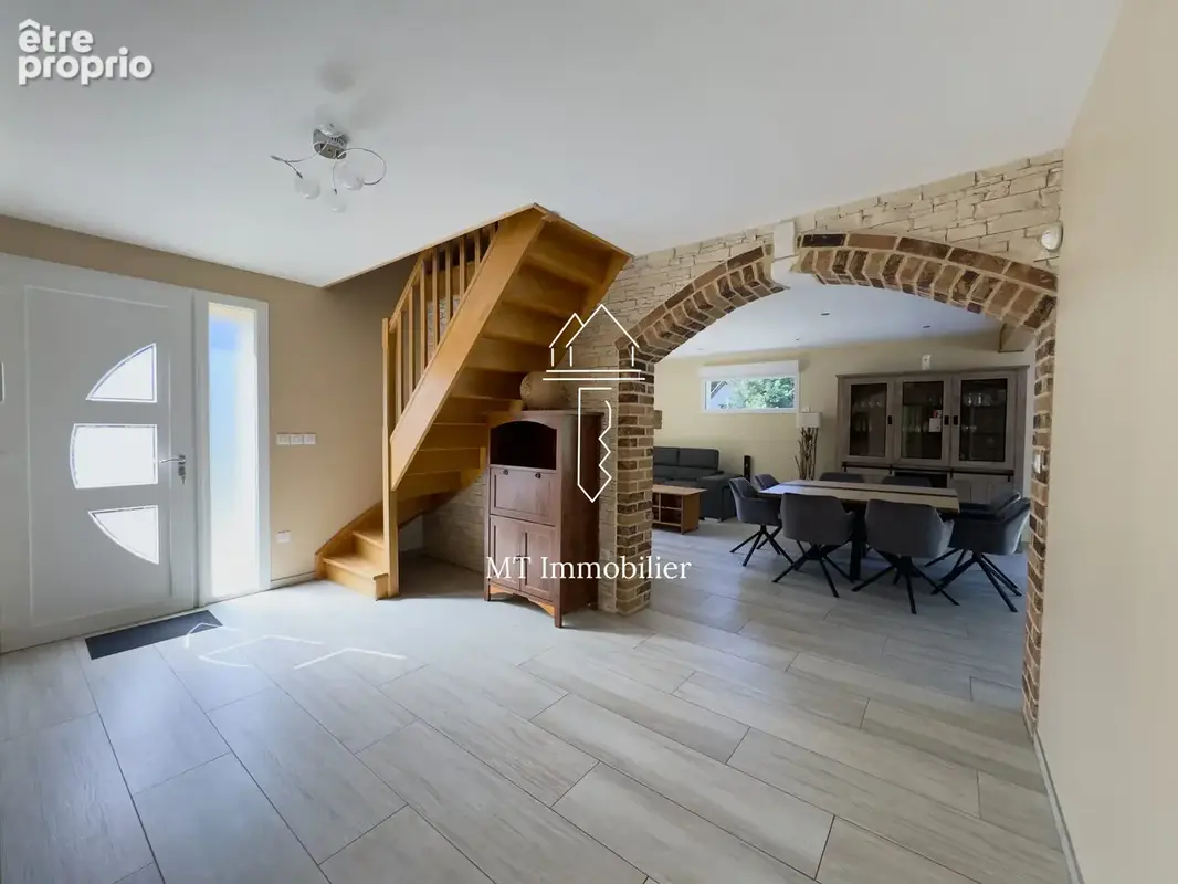 Maison 206 m² à Torcy  - photo 2