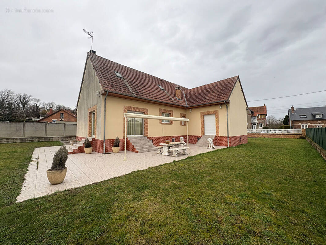 Maison à MOY-DE-L'AISNE