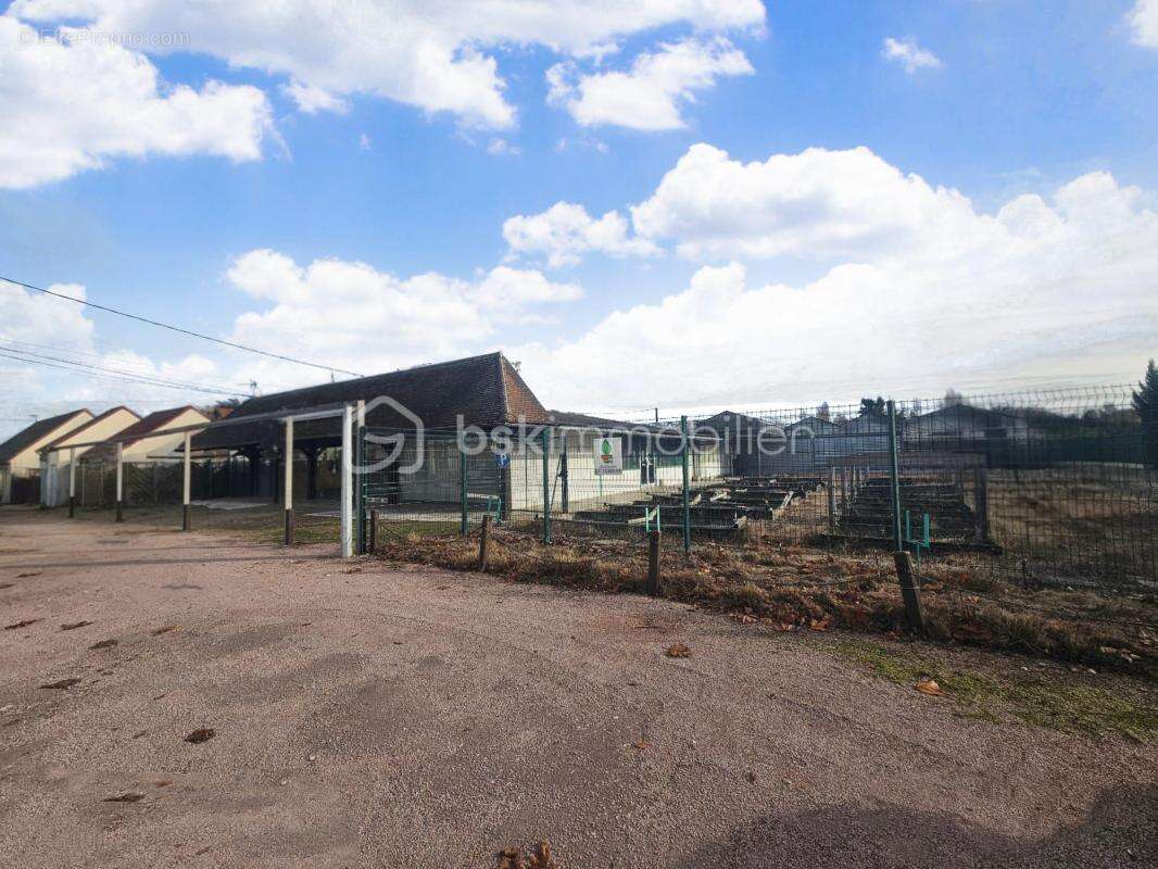 Commerce à SULLY-SUR-LOIRE