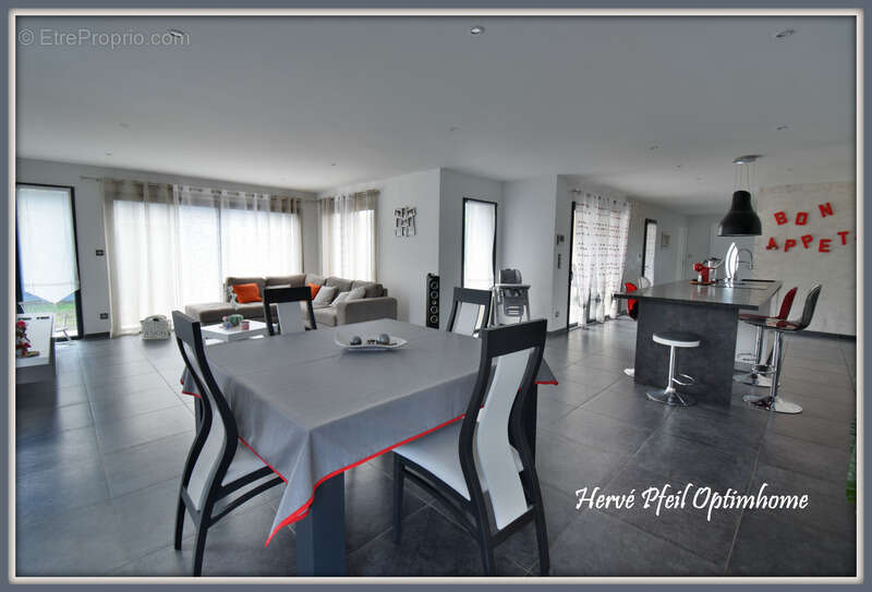 Maison à SAINT-SIMEON-DE-BRESSIEUX