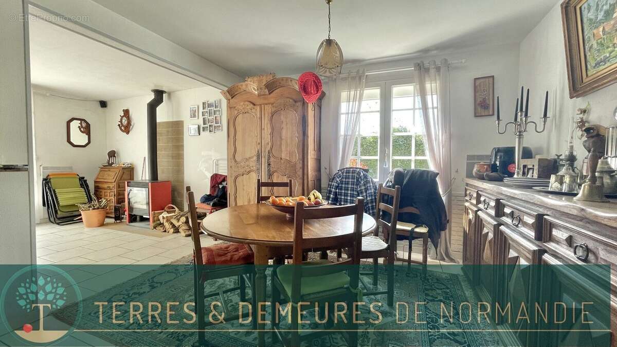 Maison à GREGES