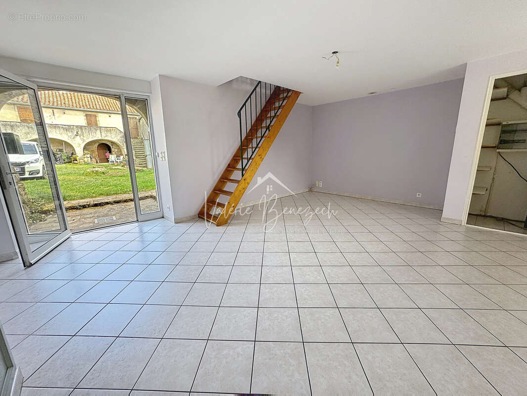 Maison à LES COSTES-GOZON