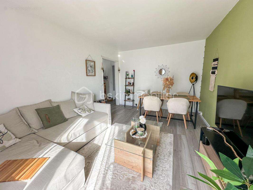 Appartement à SAINT-FARGEAU-PONTHIERRY