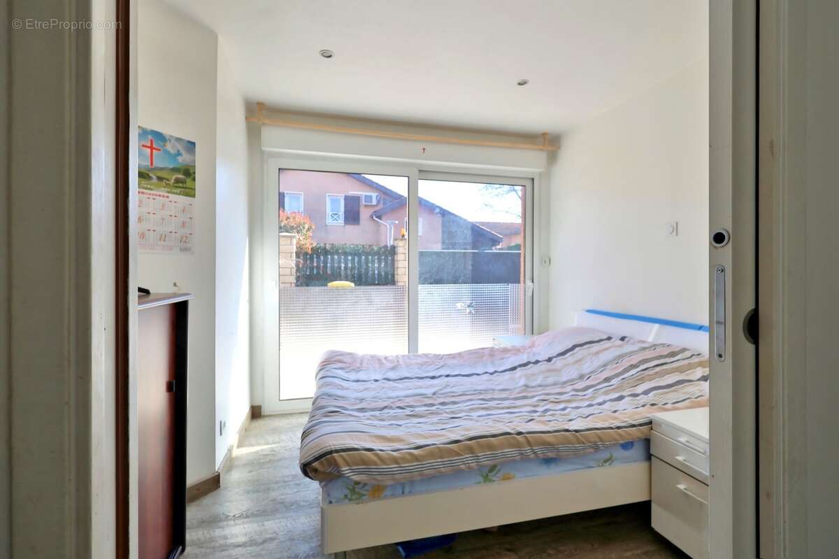 Maison individuelle avec garage à vendre 6 pièces VENISSIEUX (69) - photo 18