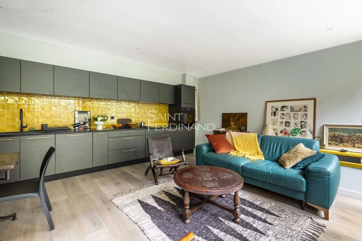 Appartement à PARIS-11E