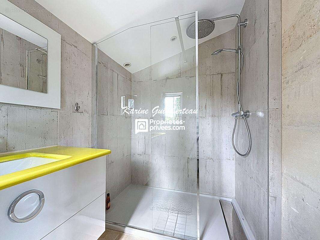 Maison à SAINT-EMILION