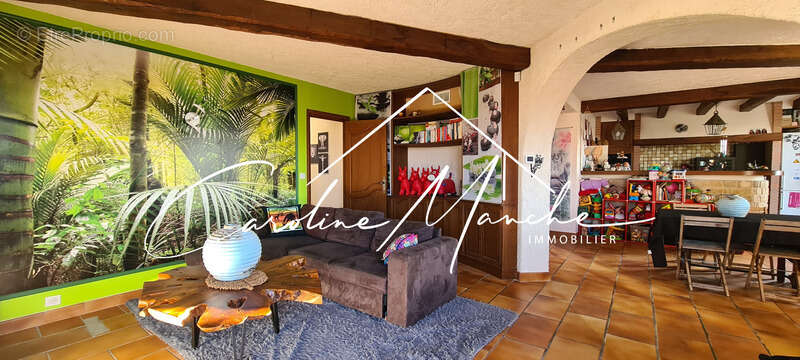 Maison à LA FARE-LES-OLIVIERS