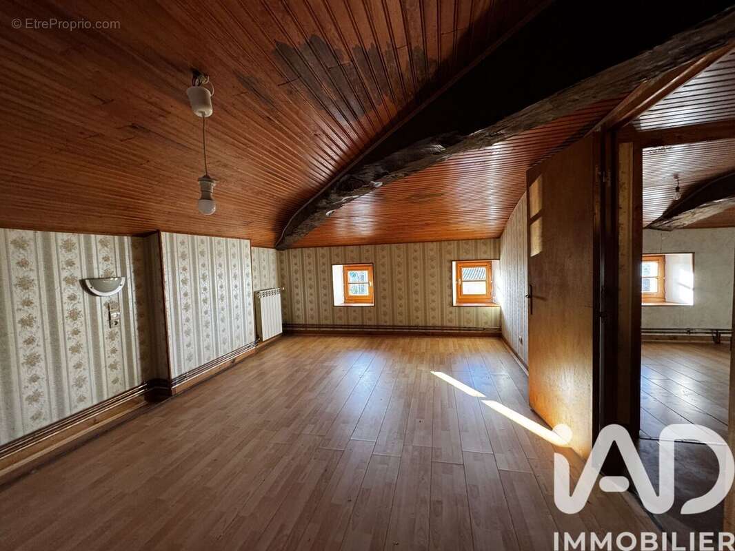 Maison 112 m² à Courpignac  - photo 7