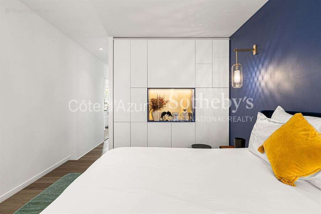 Nice Port appartement 3 pièces étage entier vue Port Lympia rénové - photo 15