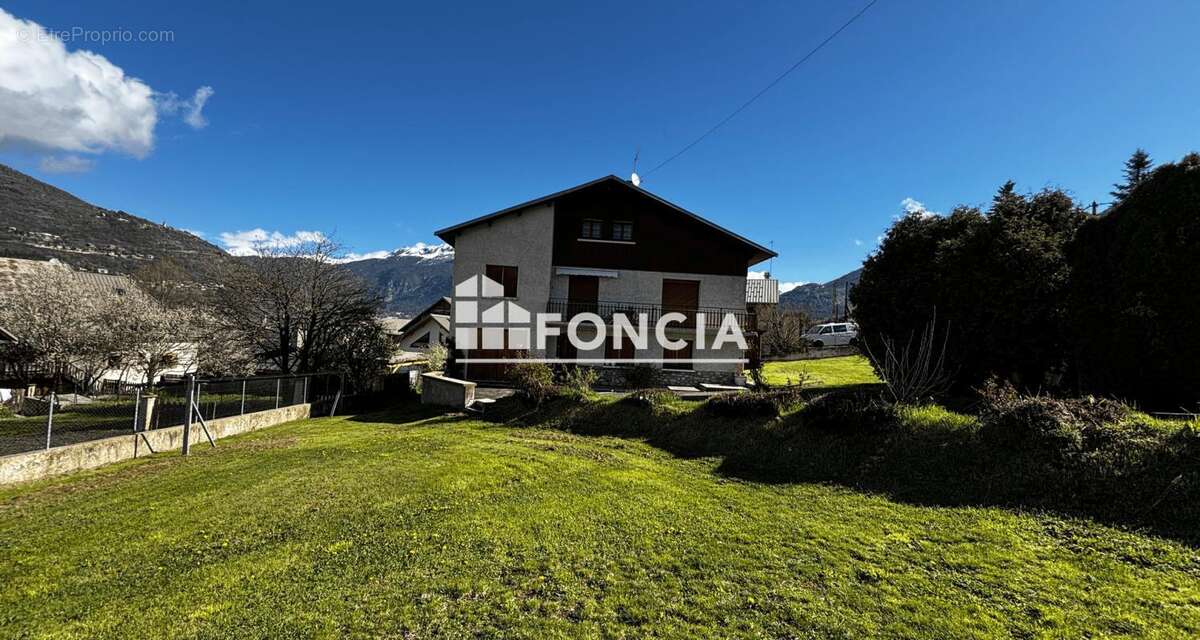 Maison à VILLAR-SAINT-PANCRACE