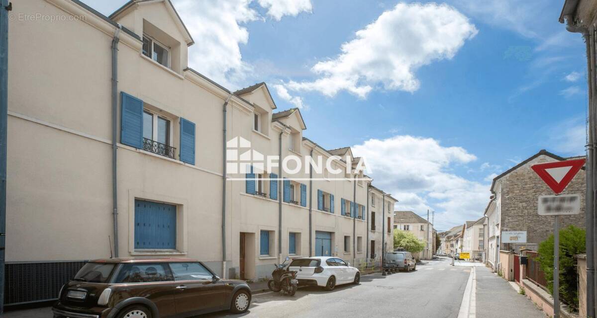 Appartement à SARTROUVILLE