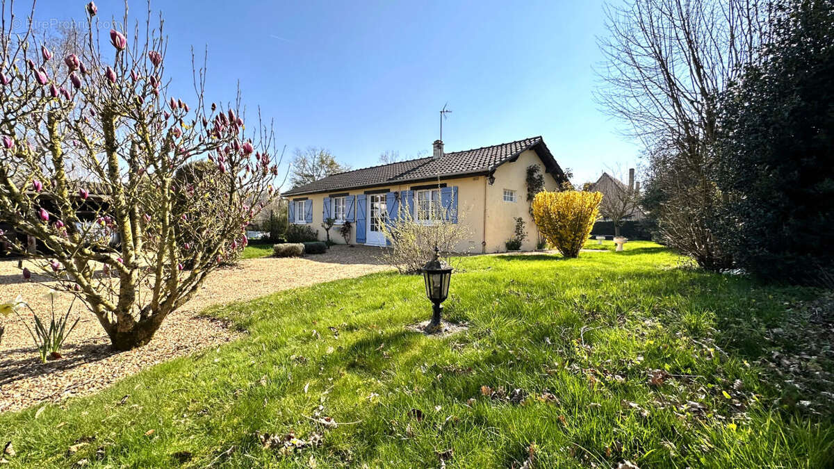 Maison à SAINT-ARNOULT-DES-BOIS