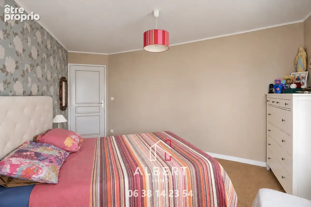 Les Justices - Appartement type 5 de 110 M2 - 3 chambres, balcon et garage - photo 7