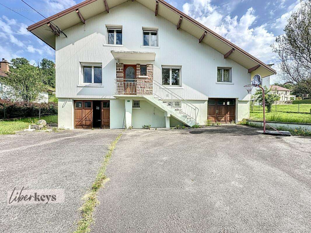 Maison à LE THOLY