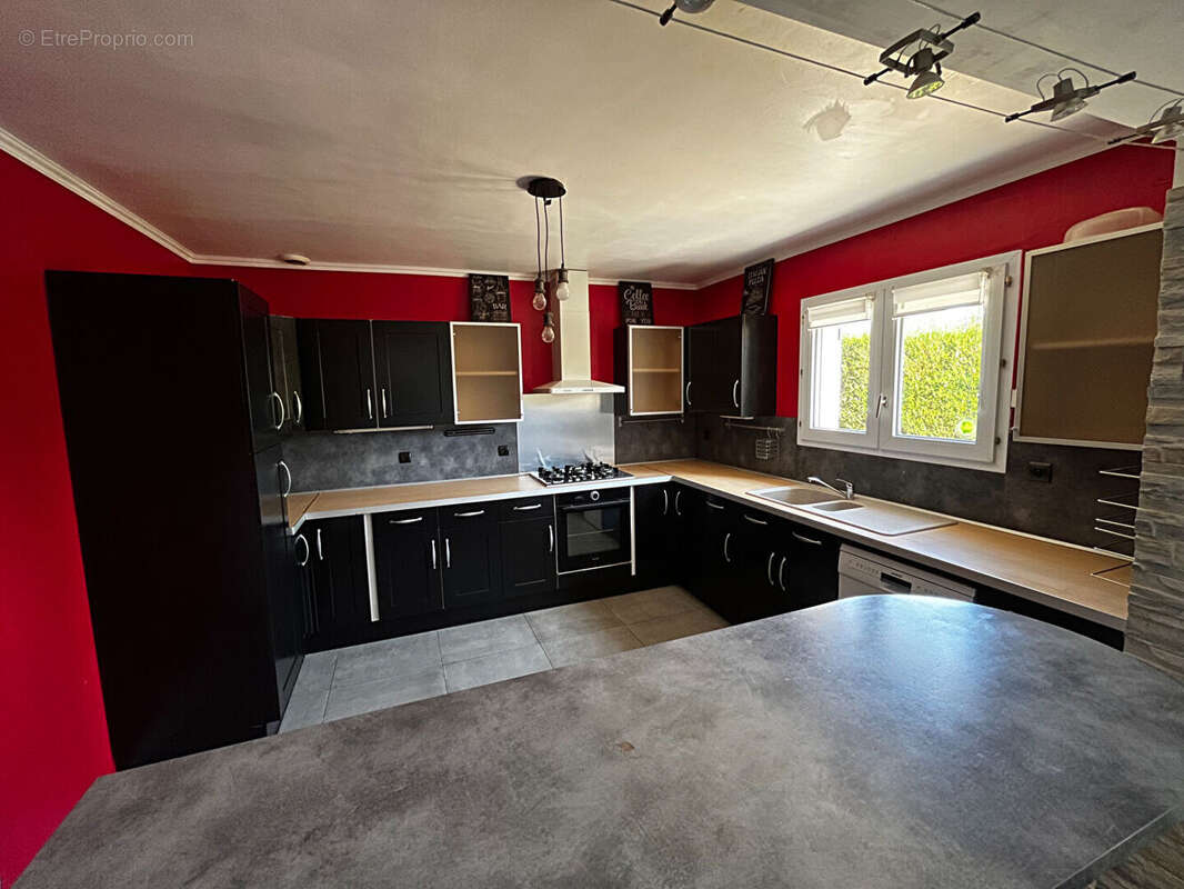 Angers proche CHU - Maison 94m2 - 5 pièces - terrain 317m2 - photo 5