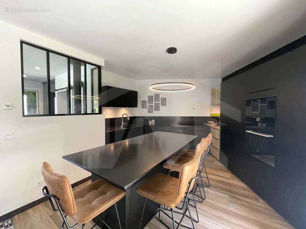 Maison à SAINT-MARTIN-D&#039;URIAGE