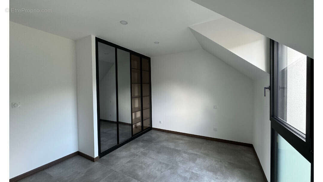 Maison à SAINT-BARTHELEMY-D&#039;ANJOU