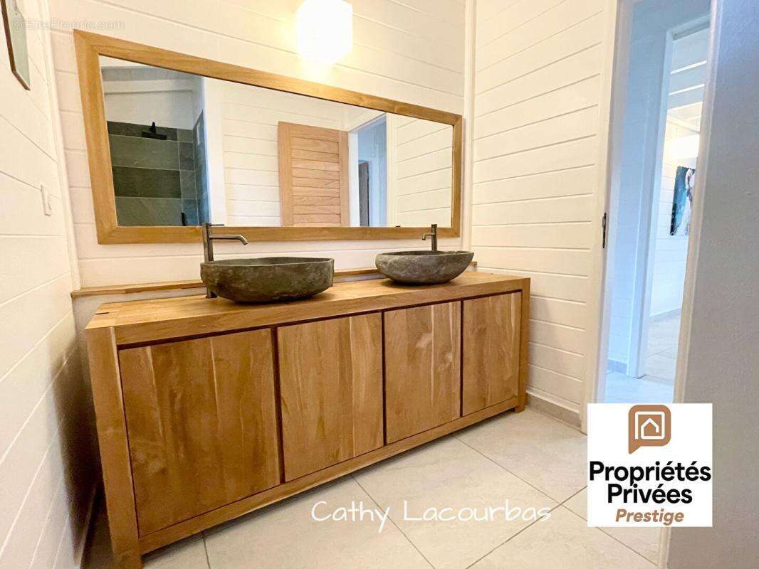 Maison à PETIT-BOURG