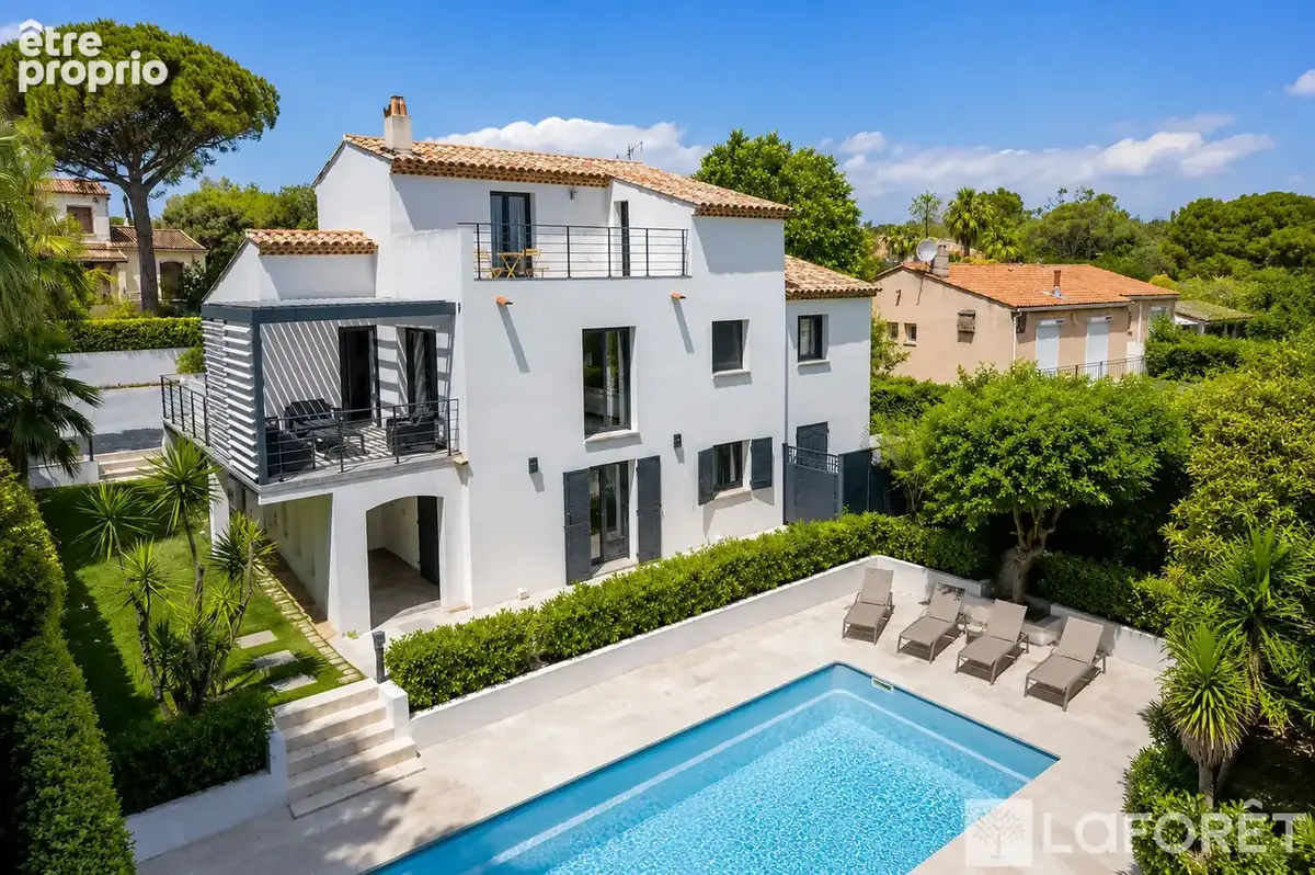 Fréjus  tour de mare  villa de prestige de 250 m² - photo 1