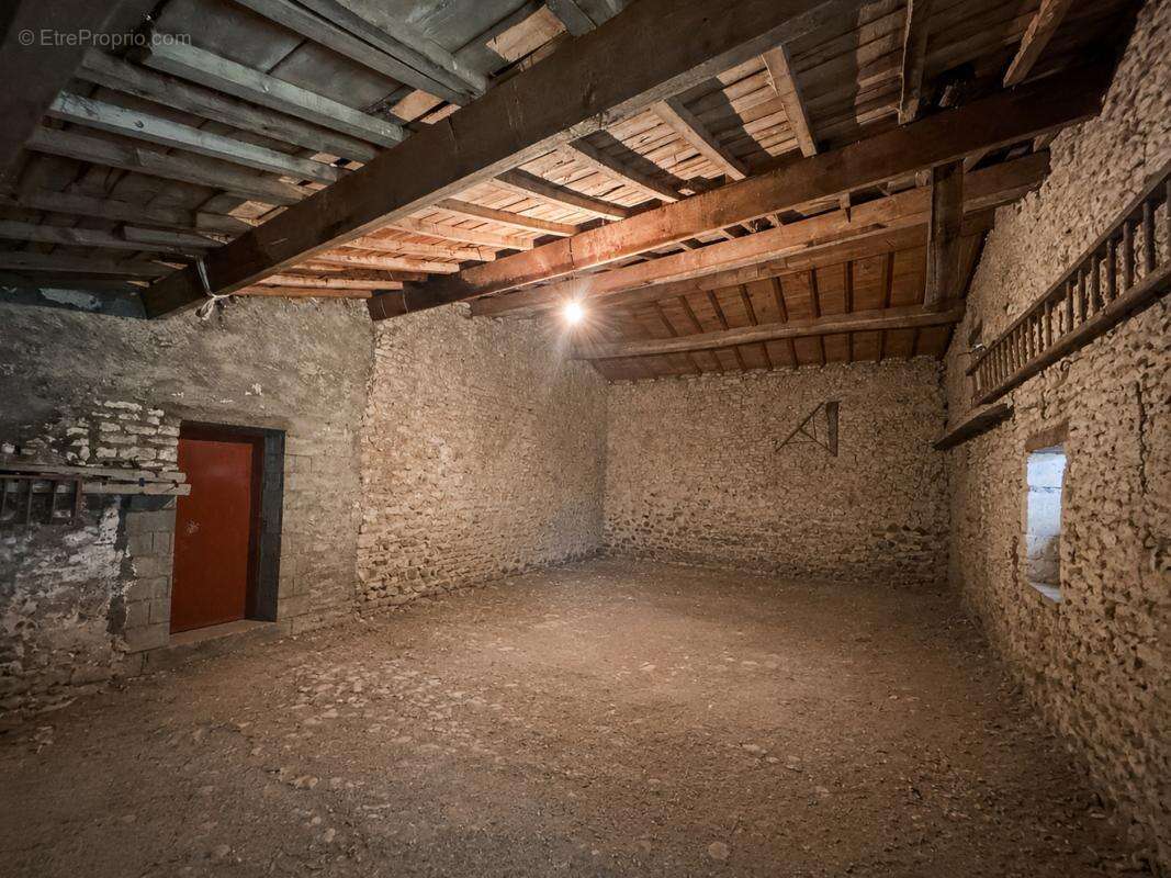 Maison 85 m² à Montils  - photo 13