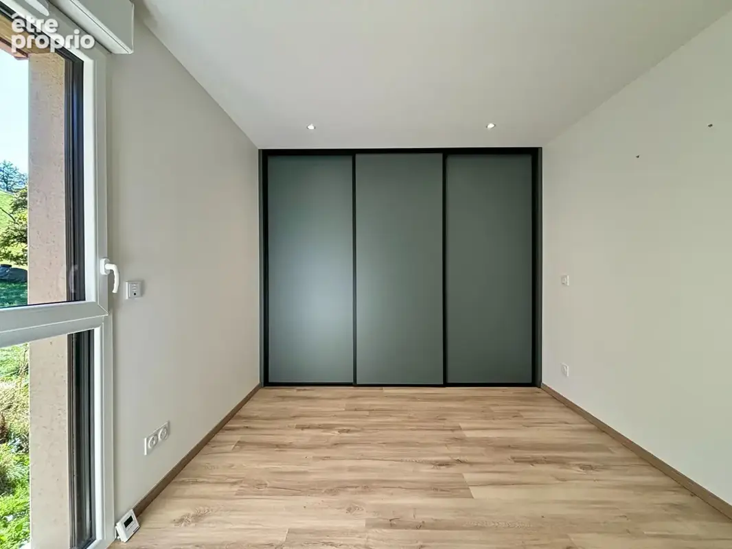 T3 récent en duplex avec vue montagnes - photo 10