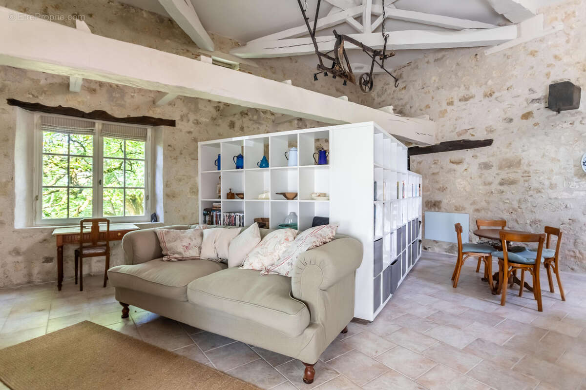 Maison à SAINTE-COLOMBE-DE-VILLENEUVE