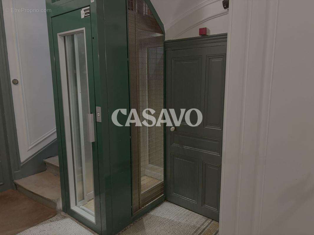 Appartement à PARIS-17E