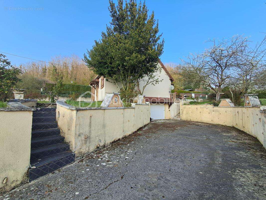 Maison à VIC-SUR-AISNE