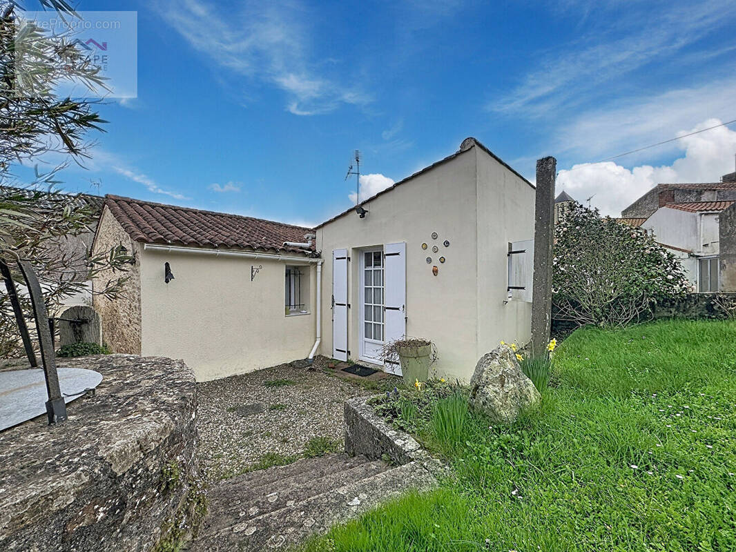 Maison à SAINT-JULIEN-DES-LANDES