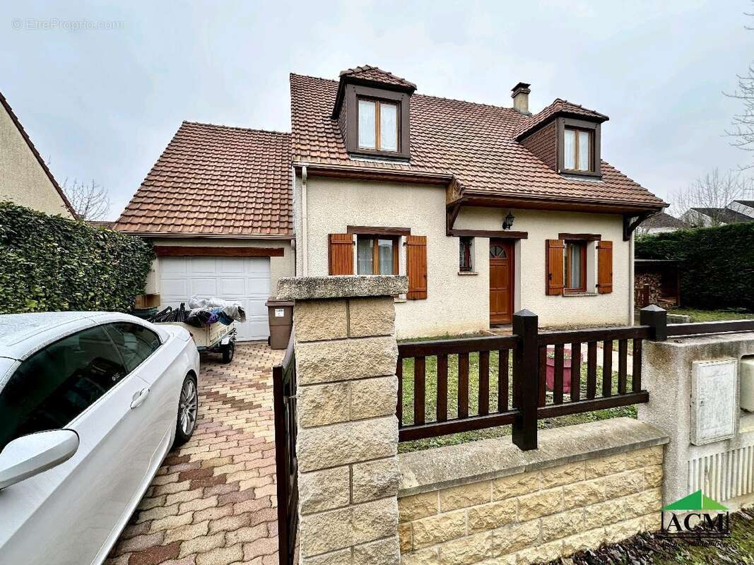 Maison à MERY-SUR-OISE