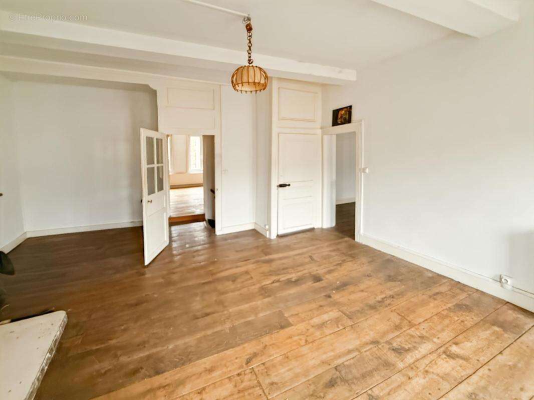 Maison à RENWEZ