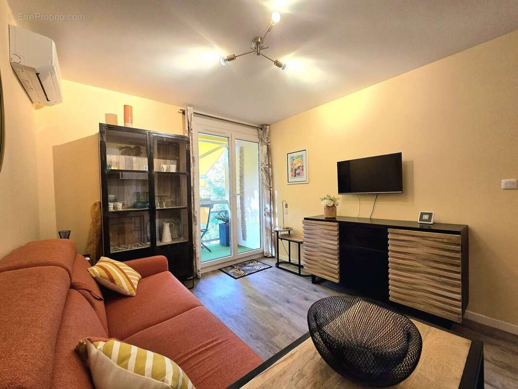Appartement à BORMES-LES-MIMOSAS
