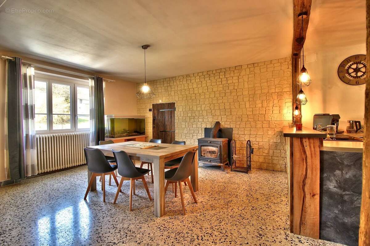 Maison à CHATELLENOT