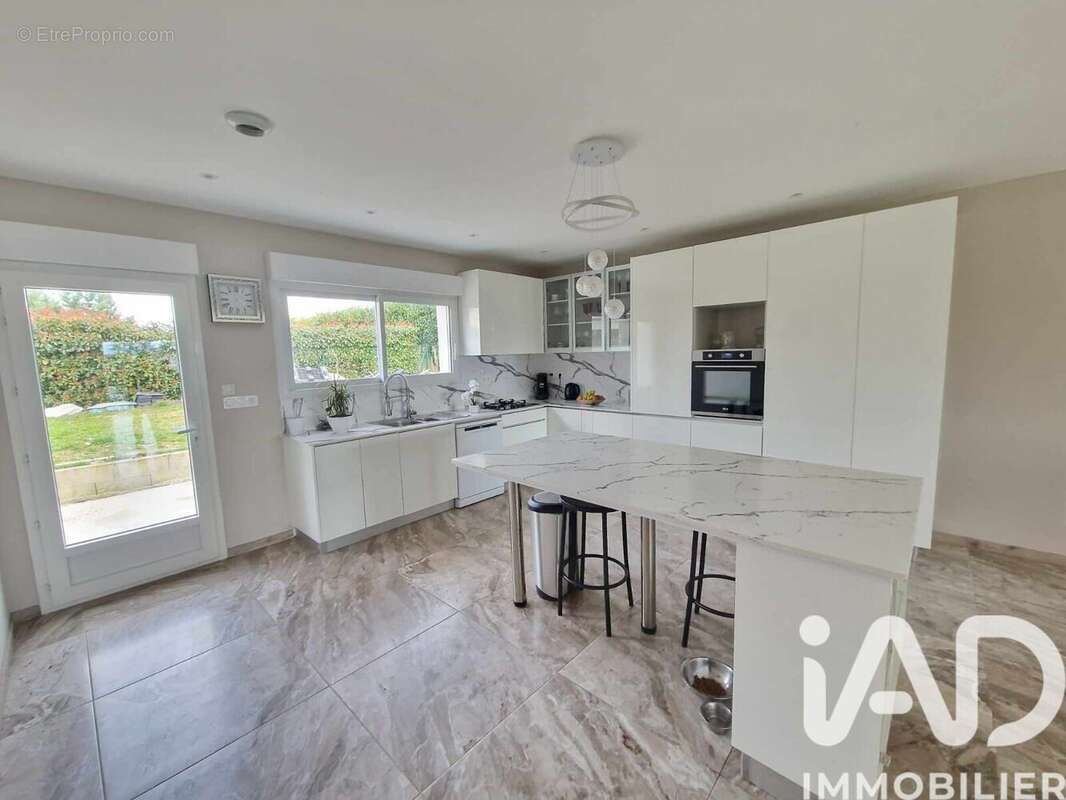 Maison 161 m² à Nevoy  - photo 4
