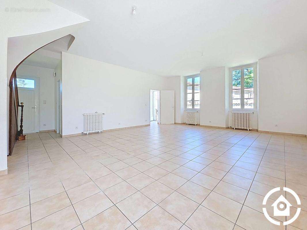 Belle maison de caractère au coeur de Gensac La Pallue - photo 7