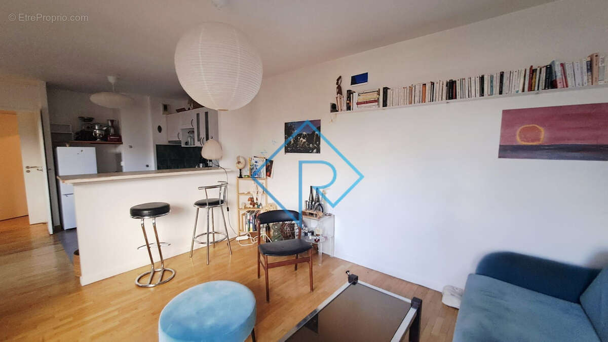 Appartement à LES LILAS