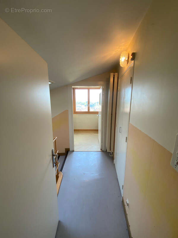 Appartement à SERRIERES