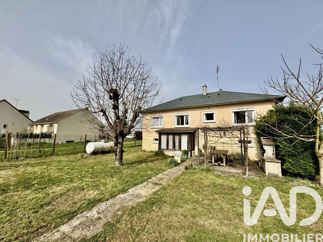 Photo 2 - Maison à SERMAISES