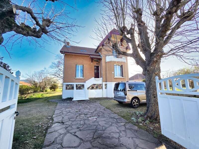 Maison à BILLOM