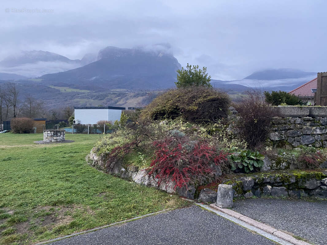Terrain à LES MARCHES