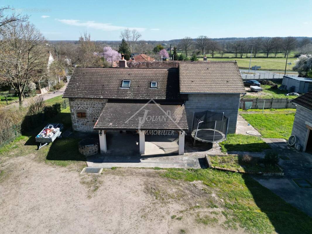 Maison à COSNE-D'ALLIER