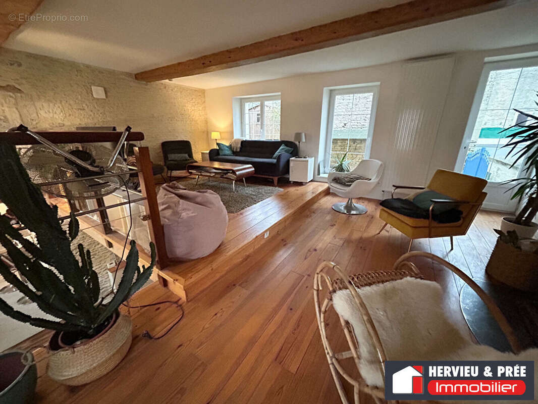 Maison à CRESSERONS