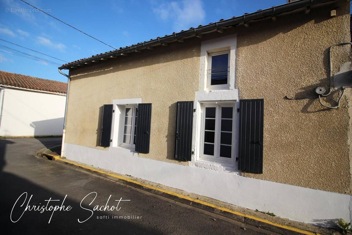 Photo 1 - Maison à MAUZE-SUR-LE-MIGNON
