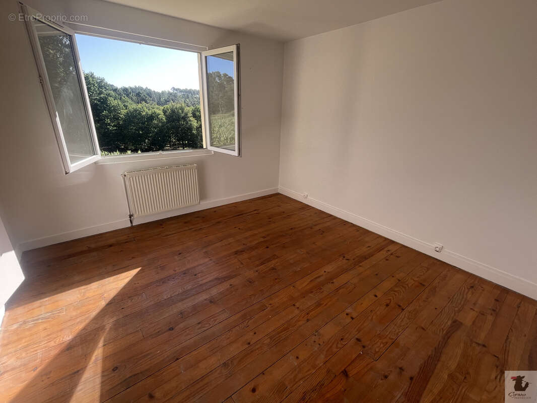 Maison LEMBRAS, 125m2 avec grands garages - Vue verdoyante - Calme absolu - photo 9