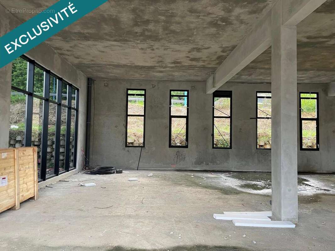 Photo 9 - Commerce à LE ROBERT