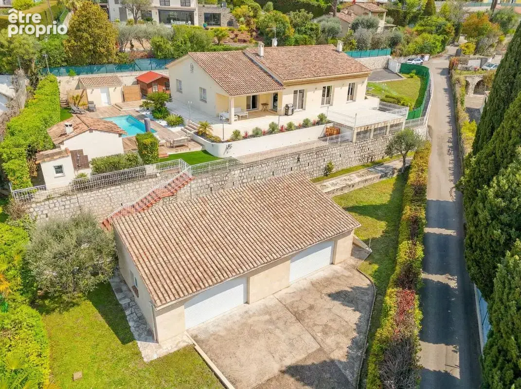 A visiter sans tarder ! Villa toute de plain pied, à pied du village, toute rénovée - photo 9